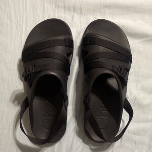 Men’s Chaco Chillos Black  Sandals with adjustable sling back size 12